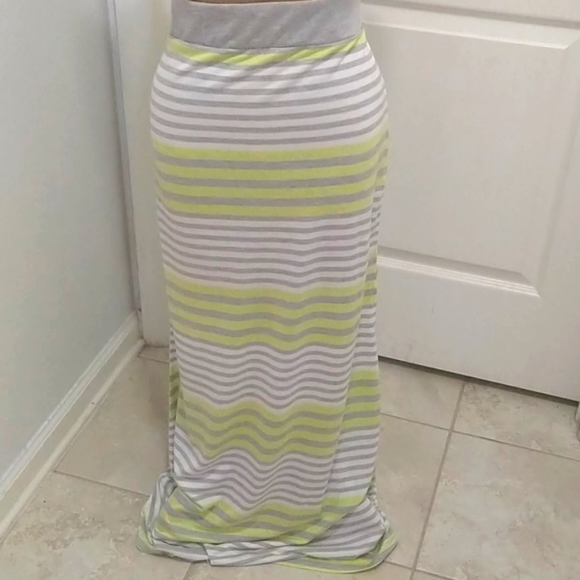 Guess Abigail Striped Maxi Skirt - Picture 1 of 6